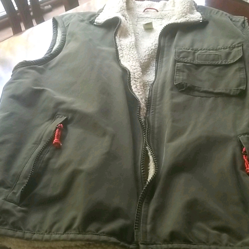 American Eagle Vest